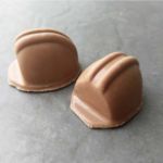 Praline als Bauhelm
